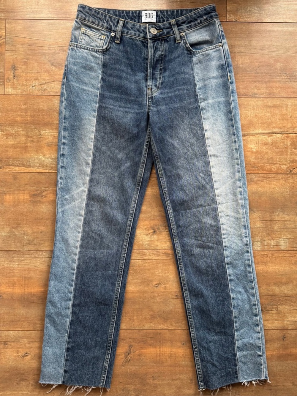 BDG Urban Outfitters Two-Toned High Rise Raw Hem Straight Leg Jessye Jean Sz 27 - Picture 2 of 9